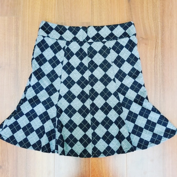 Catch My I Dresses & Skirts - 🍉 Catch My I Skirt Plaid Pattern Black Gray Gold